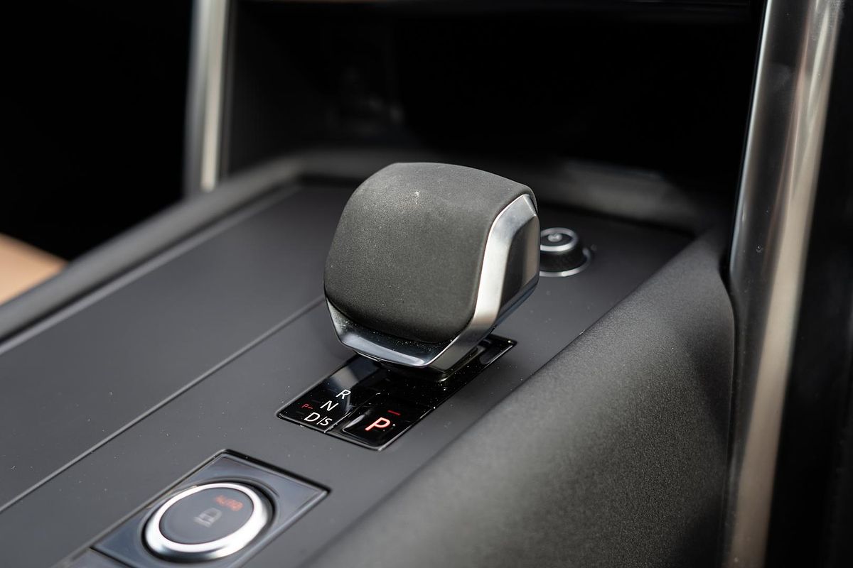2024 Land Rover Discovery P360 Dynamic HSE Series 5