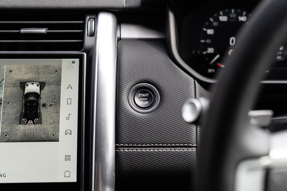 2024 Land Rover Discovery P360 Dynamic HSE Series 5