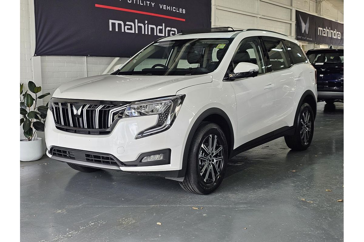 2025 Mahindra XUV700 AX7L