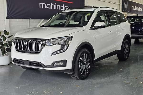 2025 Mahindra XUV700 AX7L
