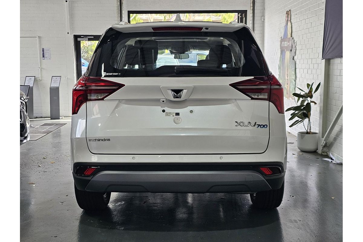 2025 Mahindra XUV700 AX7L