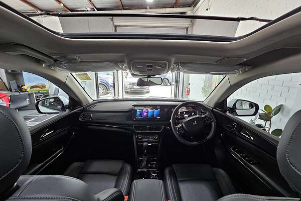 2025 Mahindra XUV700 AX7L