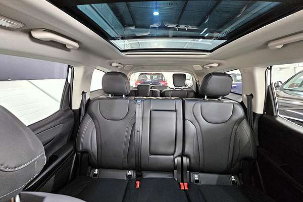 2025 Mahindra XUV700 AX7L
