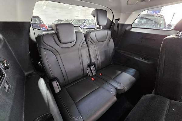 2025 Mahindra XUV700 AX7L