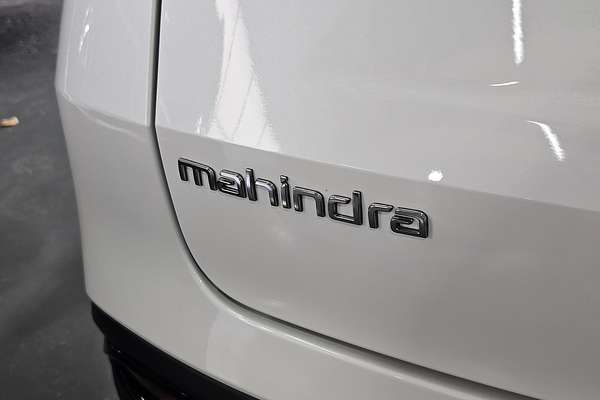 2025 Mahindra XUV700 AX7L