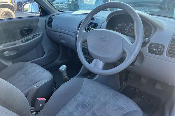 2004 Hyundai Accent GL LC