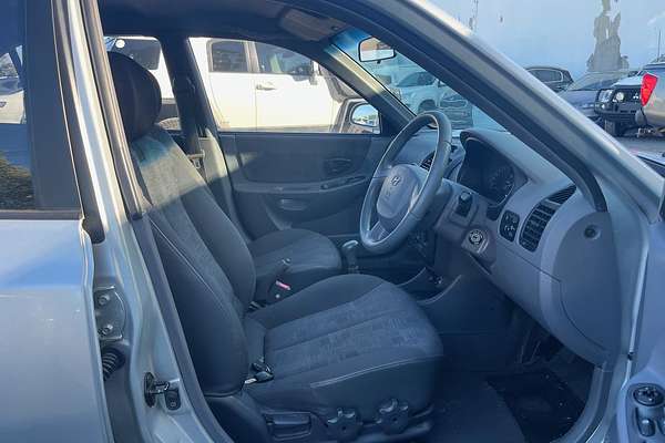 2004 Hyundai Accent GL LC