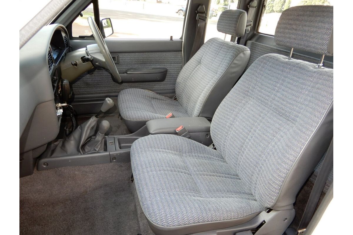 1995 Toyota Hilux SR5 RN90R Rear Wheel Drive
