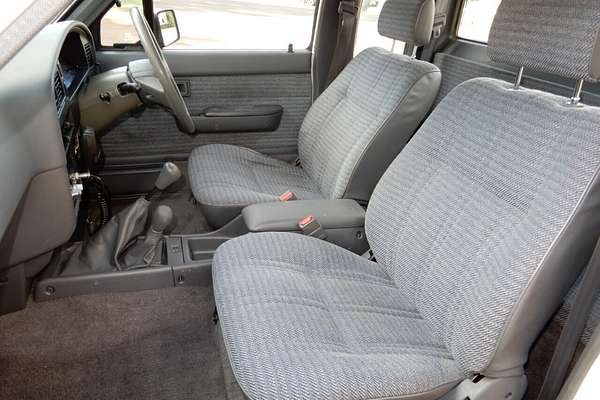 1995 Toyota Hilux SR5 RN90R Rear Wheel Drive