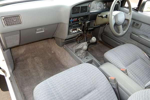 1995 Toyota Hilux SR5 RN90R Rear Wheel Drive