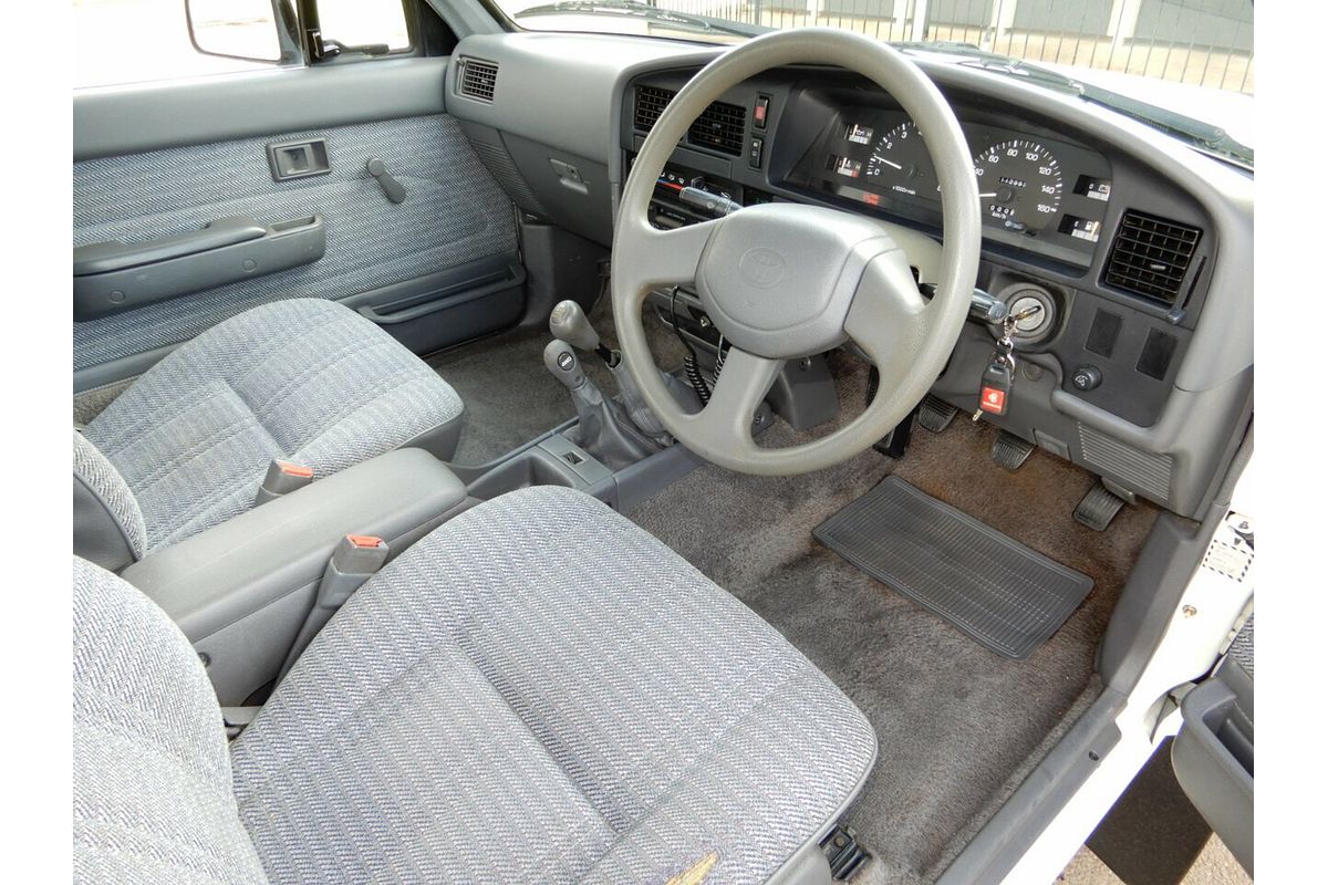 1995 Toyota Hilux SR5 RN90R Rear Wheel Drive