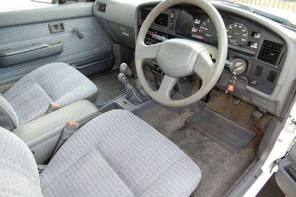 1995 Toyota Hilux SR5 RN90R Rear Wheel Drive