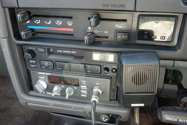 1995 Toyota Hilux SR5 RN90R Rear Wheel Drive