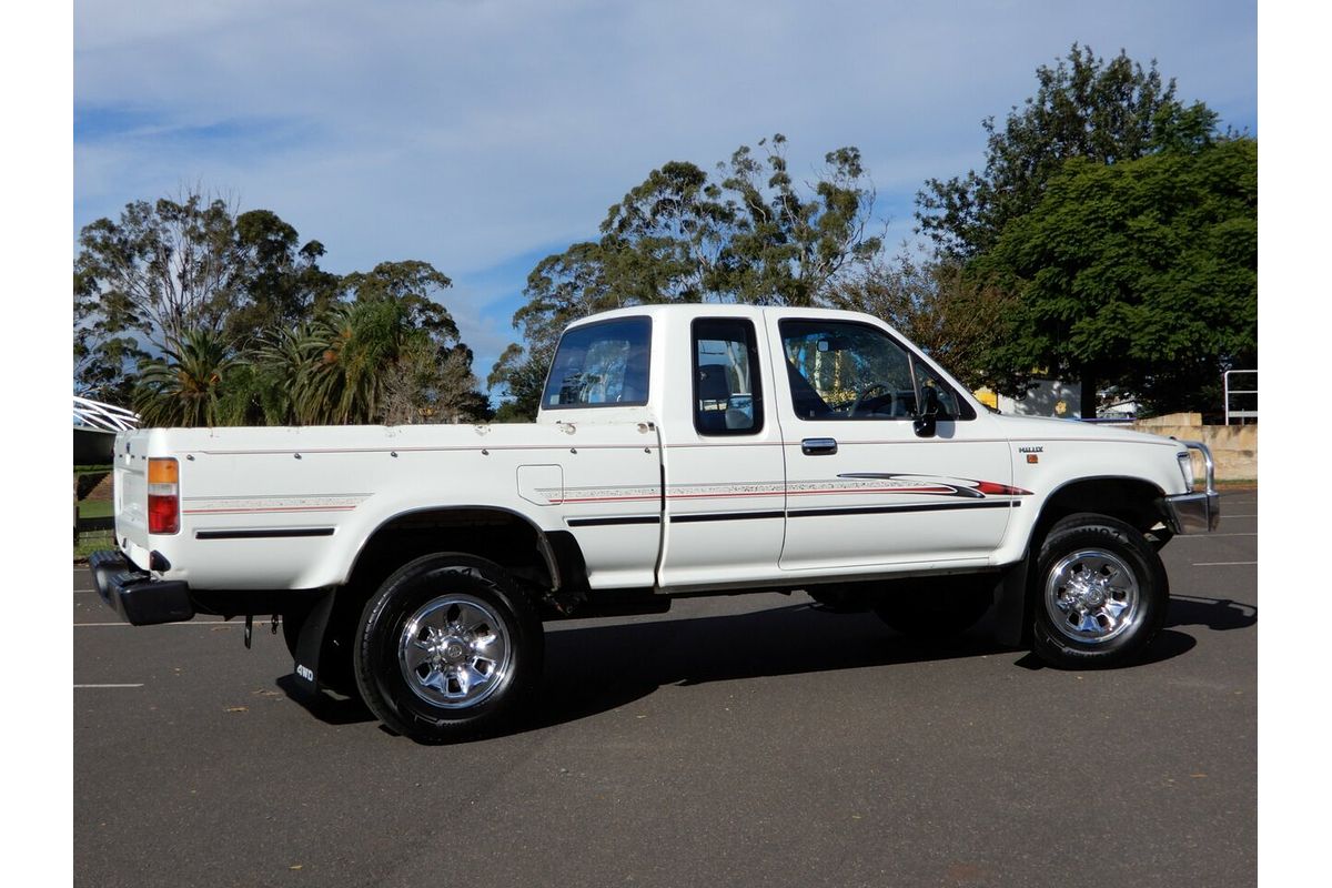1995 Toyota Hilux SR5 RN90R Rear Wheel Drive