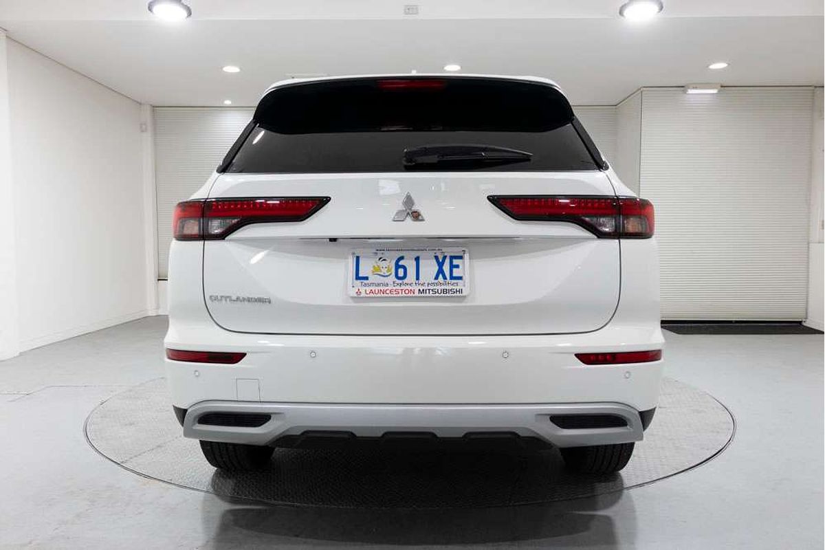 2024 Mitsubishi Outlander LS ZM