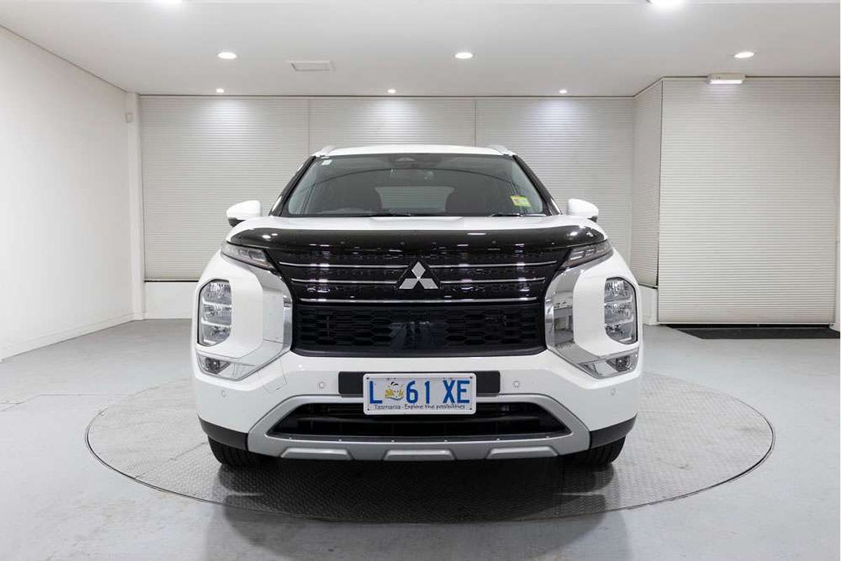 2024 Mitsubishi Outlander LS ZM