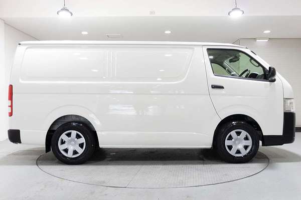 2015 Toyota Hiace TRH201R LWB