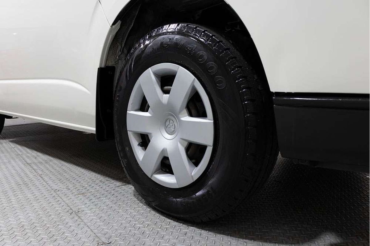 2015 Toyota Hiace TRH201R LWB