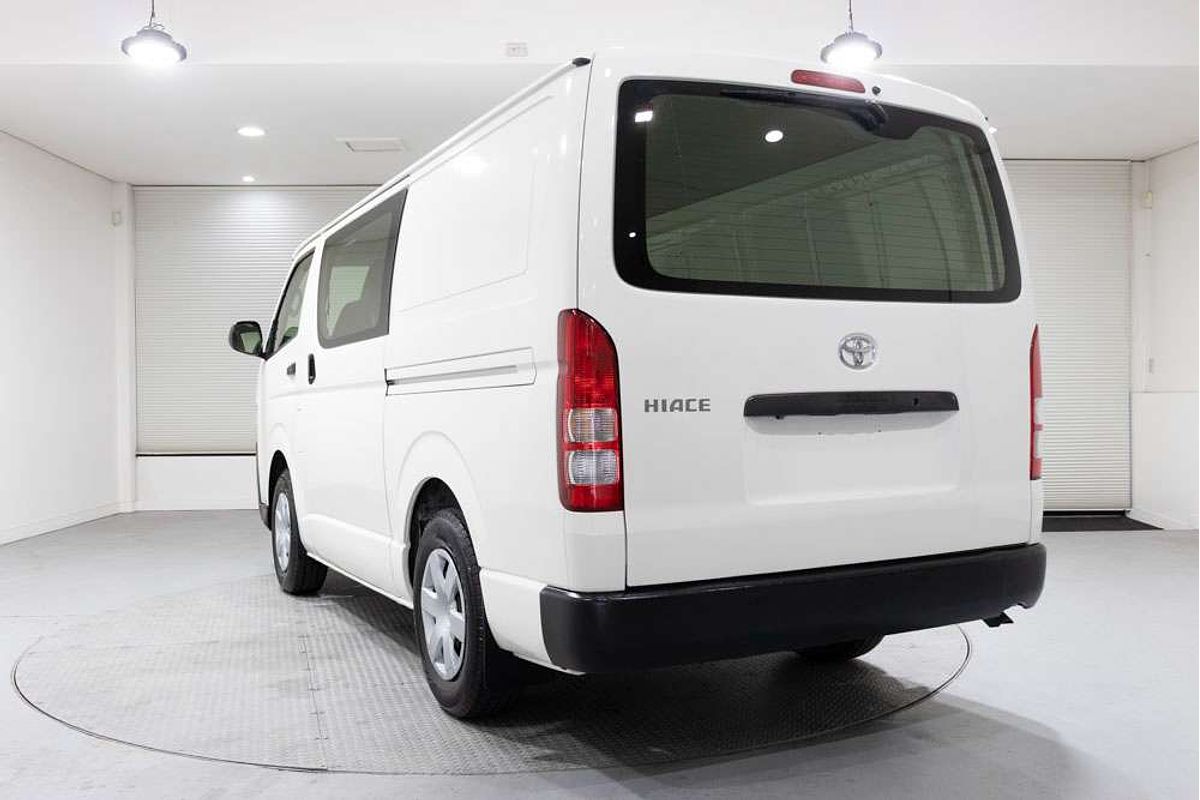 2015 Toyota Hiace TRH201R LWB