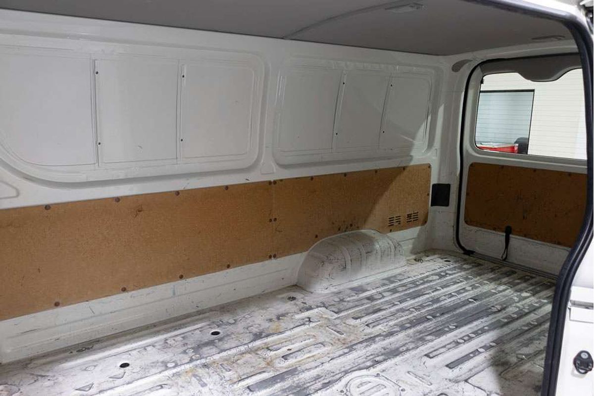 2015 Toyota Hiace TRH201R LWB