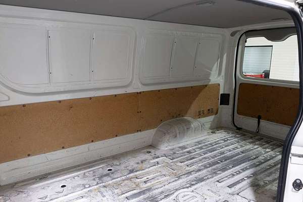 2015 Toyota Hiace TRH201R LWB