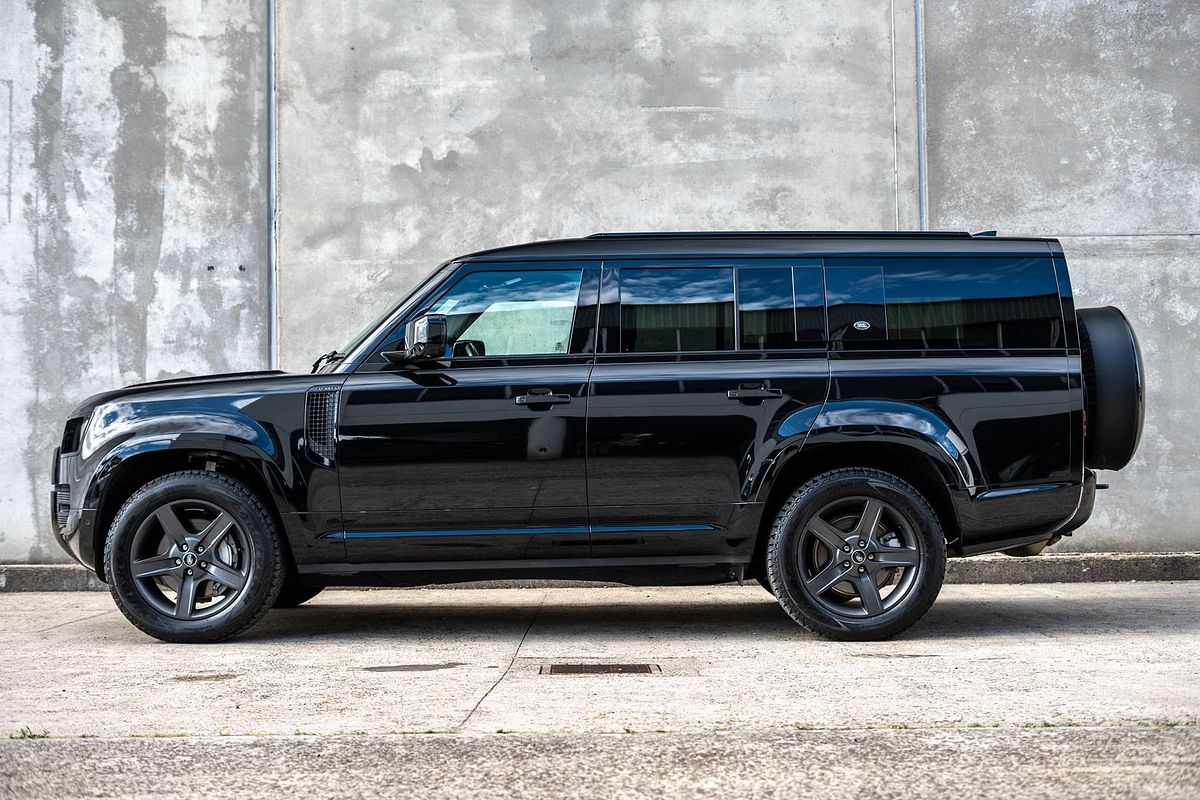 2024 Land Rover Defender 130 P400 X-Dynamic SE L663