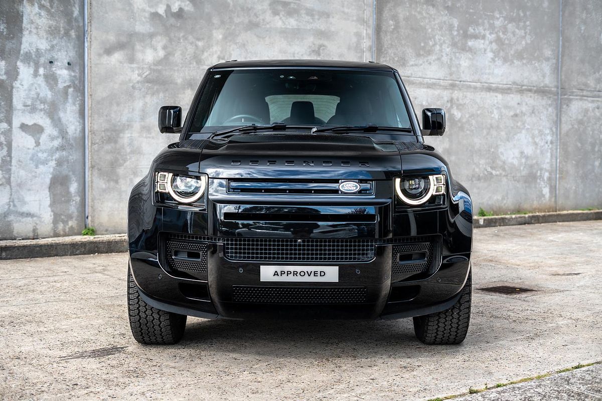 2024 Land Rover Defender 130 P400 X-Dynamic SE L663