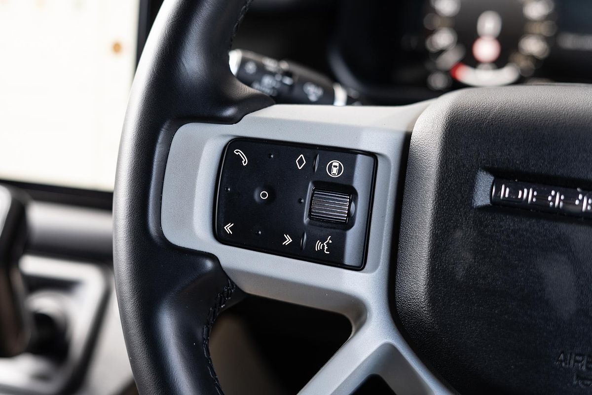 2024 Land Rover Defender 130 P400 X-Dynamic SE L663