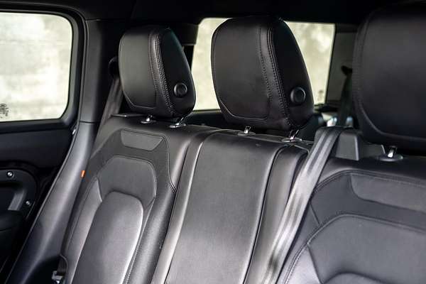 2024 Land Rover Defender 130 P400 X-Dynamic SE L663