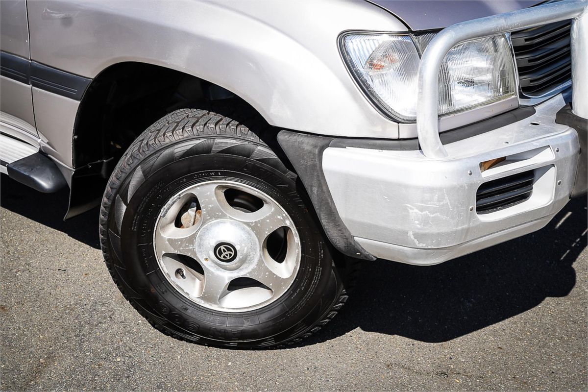 2003 Toyota Landcruiser GXL HDJ100R