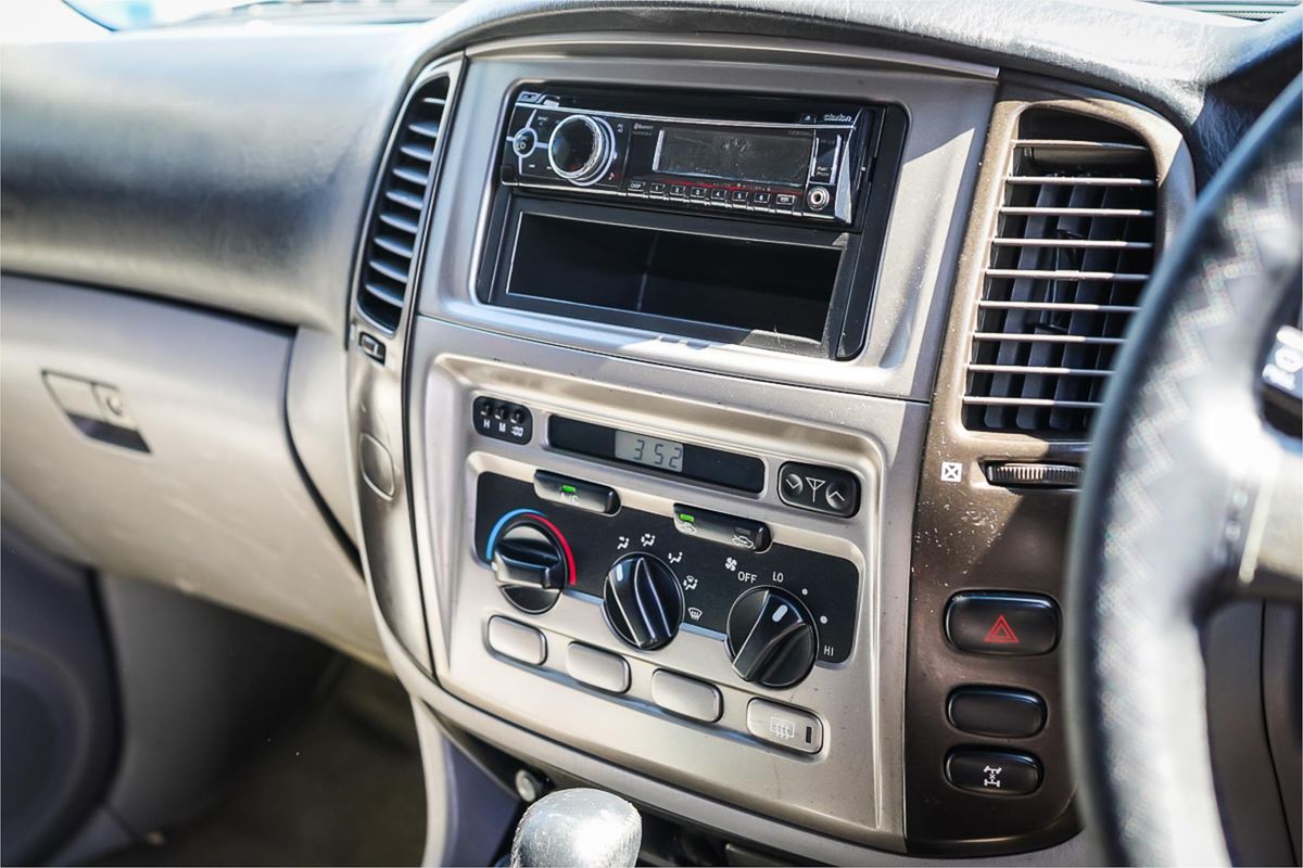 2003 Toyota Landcruiser GXL HDJ100R