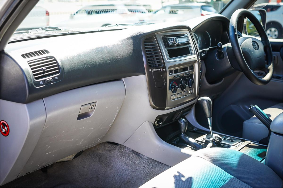 2003 Toyota Landcruiser GXL HDJ100R