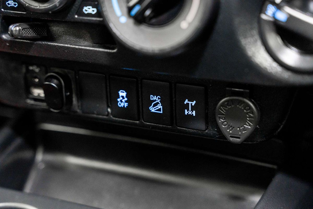 2019 Toyota Hilux SR GUN126R 4X4