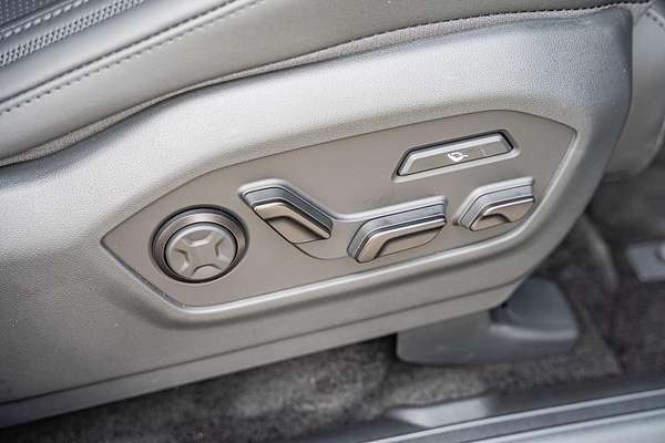2025 Hyundai Santa Fe Hybrid Calligraphy MX5.V1