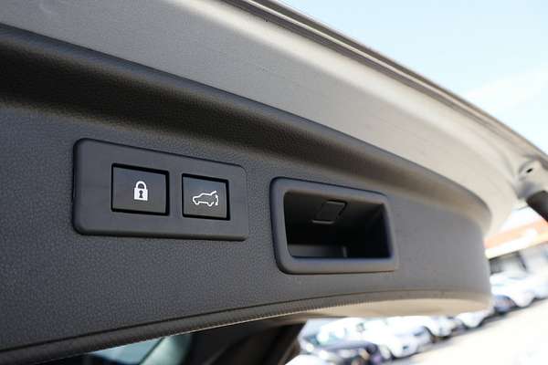 2023 Subaru Forester Hybrid S S5