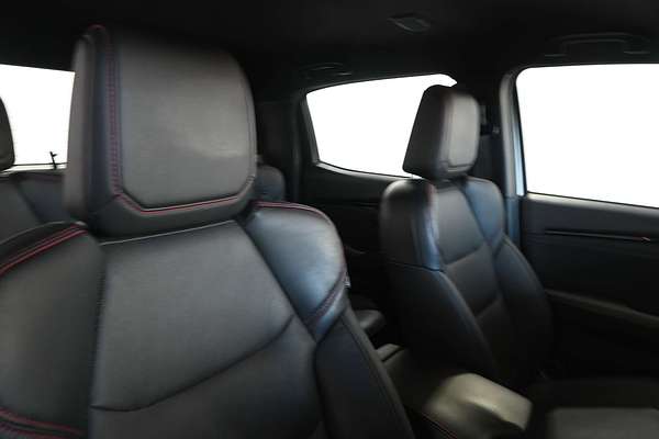 2025 Isuzu D-MAX X-TERRAIN 4X4