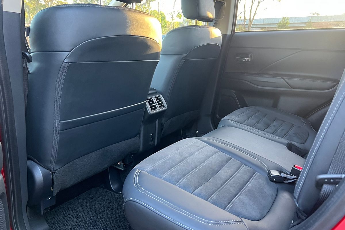 2020 Mitsubishi Outlander LS ZL