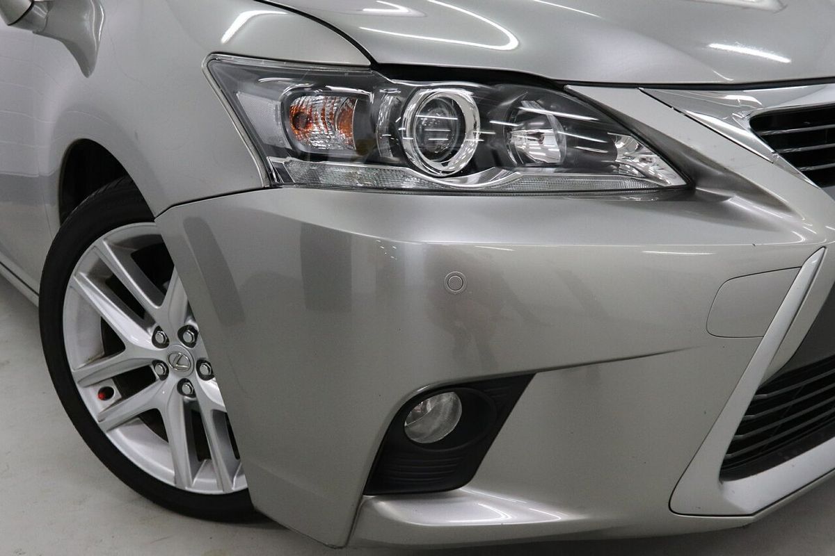 2017 Lexus CT CT200h Luxury ZWA10R