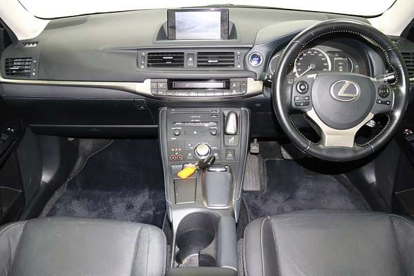 2017 Lexus CT CT200h Luxury ZWA10R