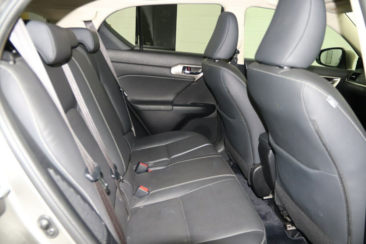 2017 Lexus CT CT200h Luxury ZWA10R