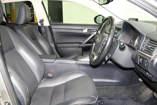 2017 Lexus CT CT200h Luxury ZWA10R