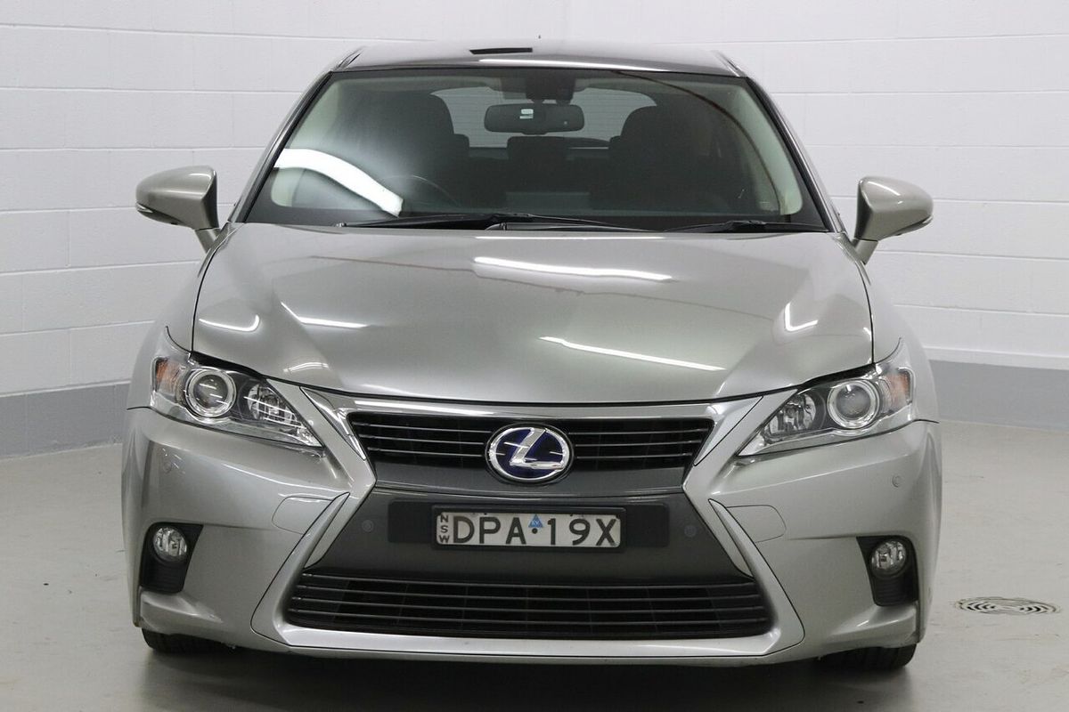 2017 Lexus CT CT200h Luxury ZWA10R
