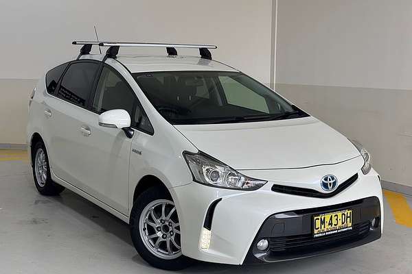 2017 Toyota Prius V  ZVW40R