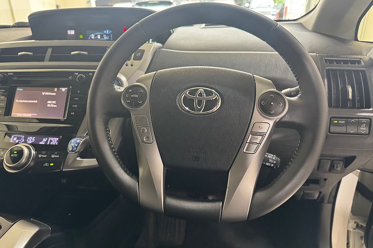 2017 Toyota Prius V  ZVW40R