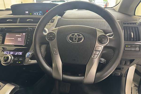 2017 Toyota Prius V  ZVW40R