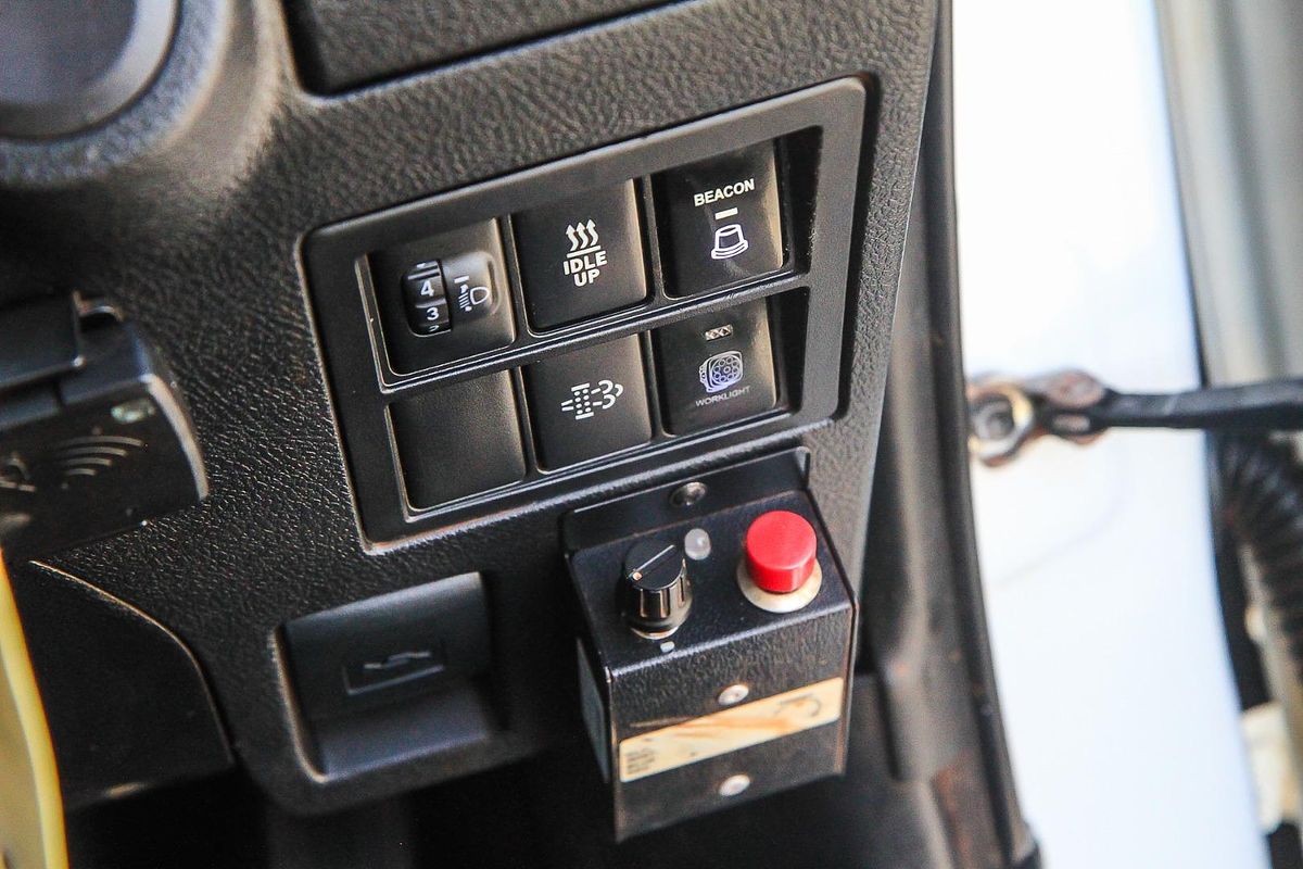 2018 Toyota Hilux SR GUN126R 4X4