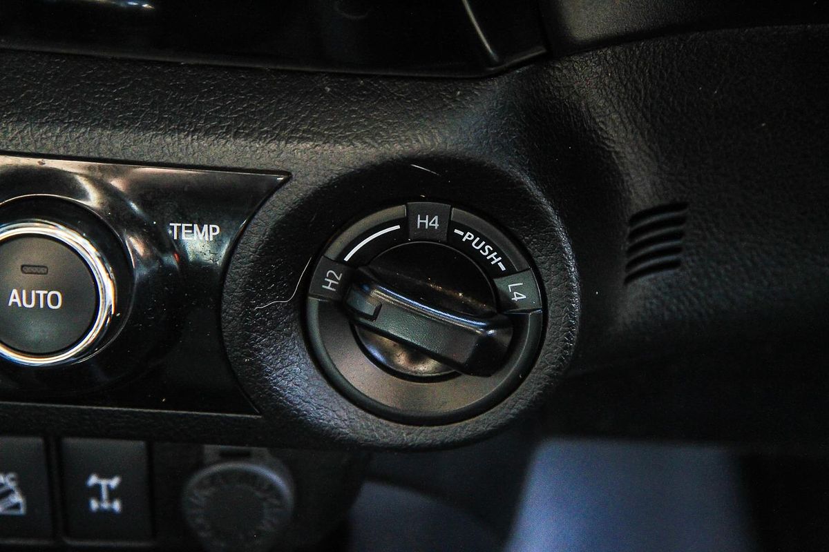 2019 Toyota Hilux SR5 GUN126R 4X4