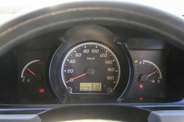 2011 Toyota Hiace Commuter KDH223R