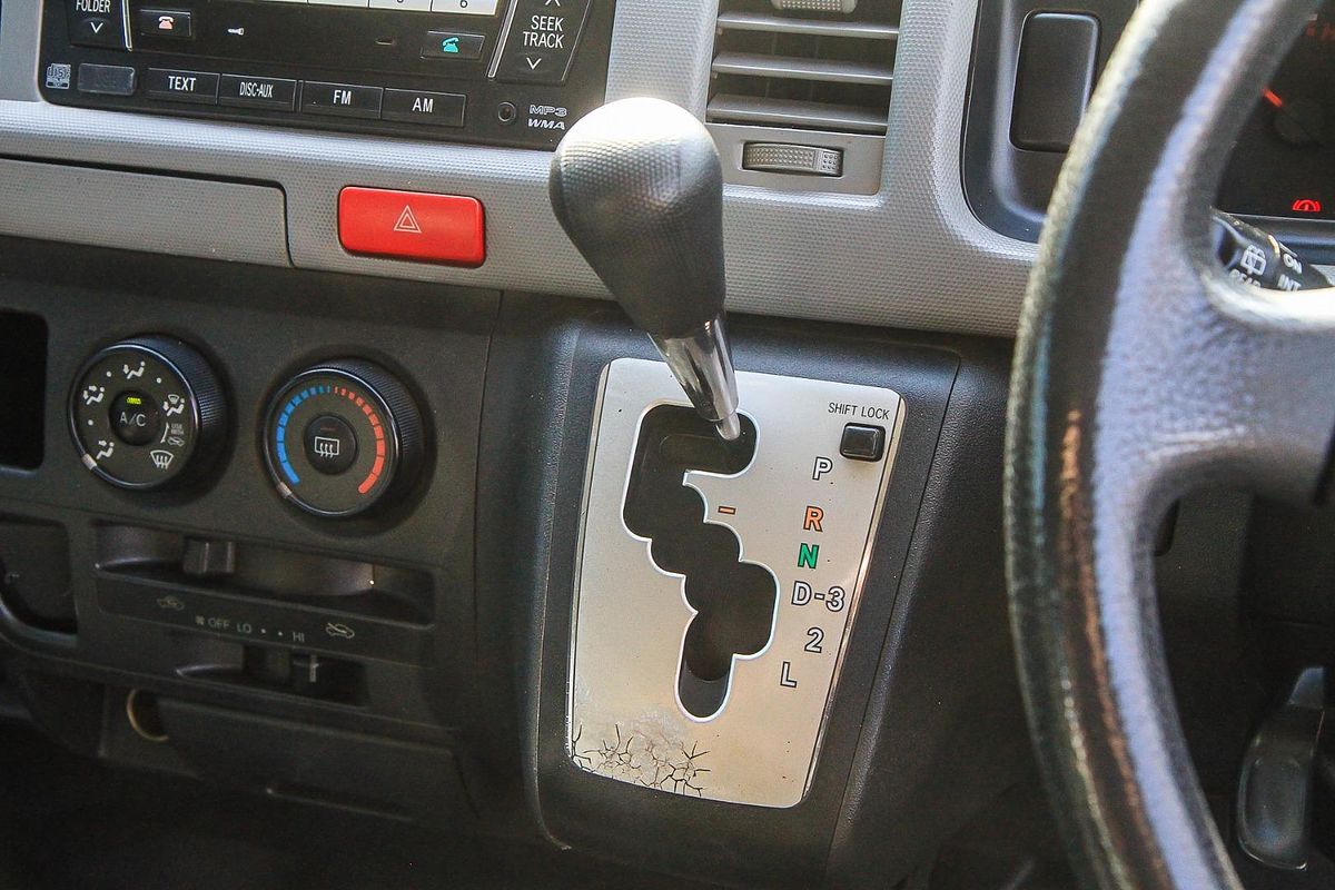 2011 Toyota Hiace Commuter KDH223R