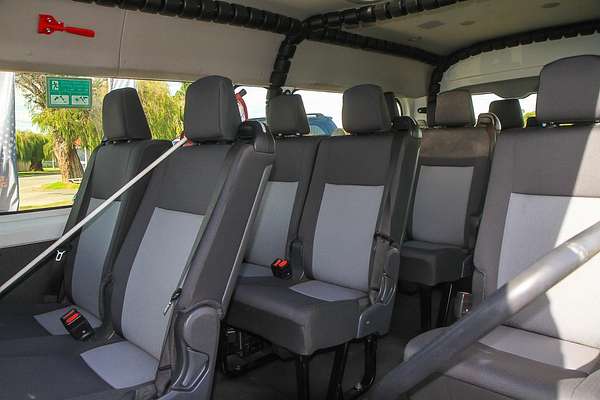 2020 Toyota Hiace Commuter GDH322R